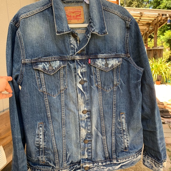 Levi’s classic vintage oversized cotton acid washed denim blue jean jacket - Picture 9 of 15